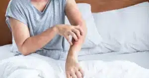 bank reinigen met schurft