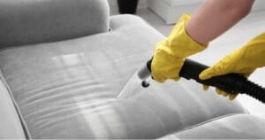 Huidvetten uit bank verwijderen